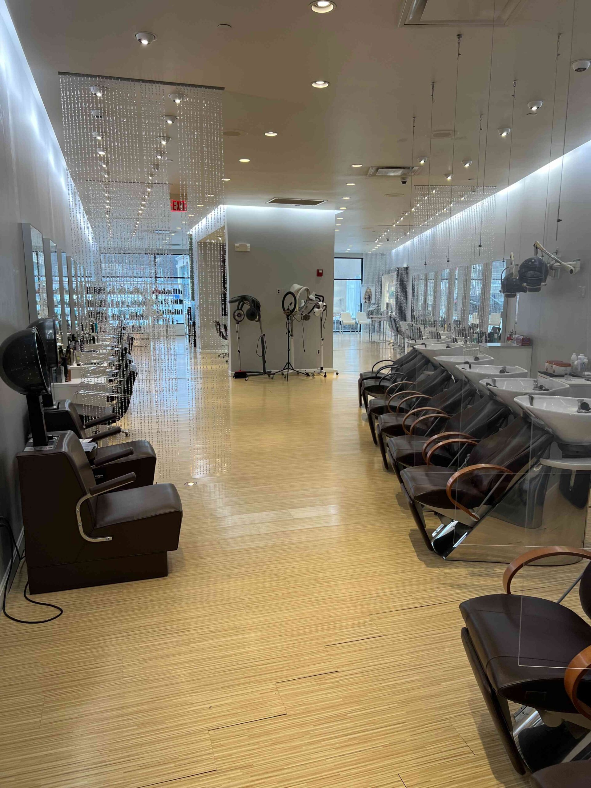 Salon photo from back to front